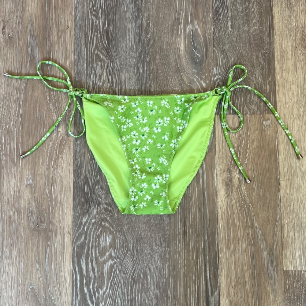 Daze Dayz Perry String Bikini Bottom Green Floral NWOT